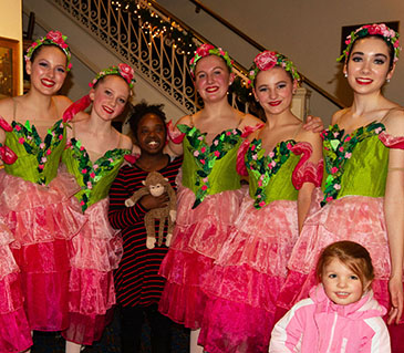 ThinkDIFFERENTLY paired up with the Bardavon 1869 Opera House to host a sensory-sensitive performance of “The Nutcracker”, performed by New Paltz Ballet Theatre. Hundreds came to enjoy the show and even took pictures with some of the performers before and after the ballet! Thank you to everyone who helped make this a magical and memorable night for all! (Dec. 2019)