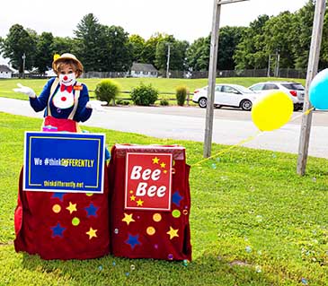 Dutchess County’s 8th Annual ThinkDIFFERENTLY Special Needs Picnic was held as a Drive-Thru event, in conjunction with OFA’s Senior Picnic at the Dutchess County Fairgrounds in Rhinebeck! Bee Bee the Clown greeted and entertained hundreds of picnic-goers as they drove by and picked up lunch to-go! We thank all of our picnic day sponsors and our volunteers for making this event a success! (Aug, 2020)