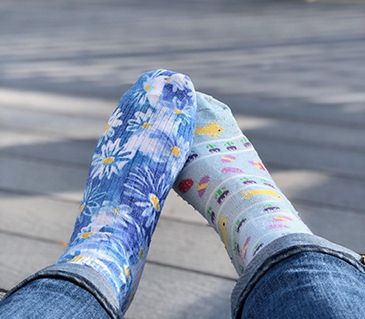 We proudly celebrated World Down Syndrome Day on March 21st throughout Dutchess County! Our friends in the Probation Dept. rocked their craziest socks and the Mid-Hudson Bridge looked great in yellow and blue for the occasion! A big THANK YOU to Kara Cerilli, our chief TD photographer for not only capturing that beautiful picture of the bridge but for also sharing her amazing painting of crazy socks with us! (3/2021)