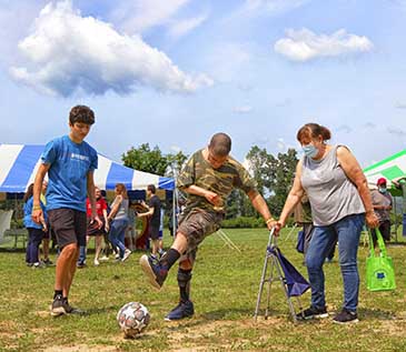 ThinkDIFFERENTLY Fitness & Field Day at Bowdoin Park was a big success! Hundreds came from around the county to participate in the field games, visit the nutrition stations & collect information from our community providers! All participants went home with a finisher medal and a delicious bagged lunch! (7/2021)